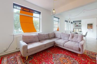 5 bed house, Ashby Square, City Centre, Loughborough, LE115AA - Image 2
