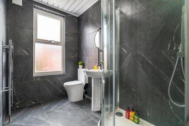 2 bed house, Thornville Mount, Hyde Park, Leeds, LS61JX - Image 15