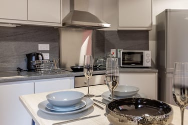 Classic 4 Bed Ensuite (9-10m2) - Image 5