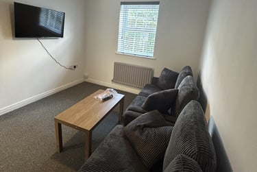 4 bed house, Kingfisher Way, City Centre, Loughborough, LE113NF - Image 2