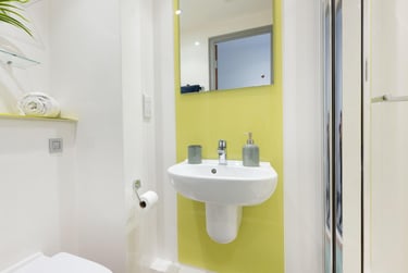 Standard Plus Ensuite at The Foundry, Cavendish Street, City Centre, Leeds, LS31BN - Image 4