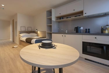 Superior Studio at Straits Mile, 179A Canongate, City Centre, Edinburgh, EH88BN - Image 2