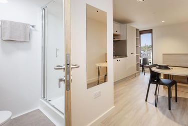 Classic Studio at Straits Mile, 179A Canongate, City Centre, Edinburgh, EH88BN - Image 9