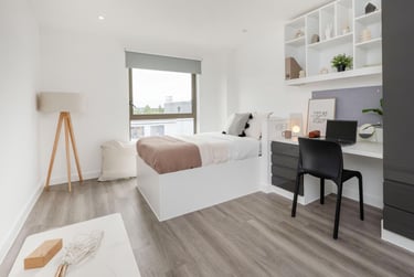 Luxe Ensuite at Rhodaus Court, Rhodaus Town, City Centre, Canterbury, CT12RJ - Image 1