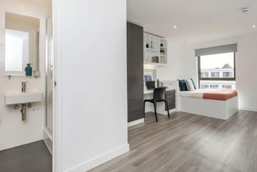 Elite Ensuite - Image 2