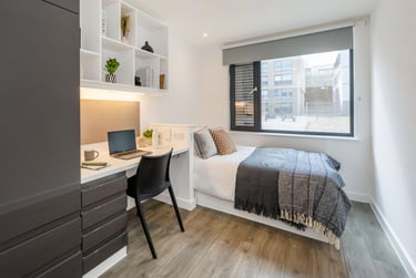 Club Ensuite at Palamon Court, Rhodaus Town, City Centre, Canterbury, CT12YA - Image 1