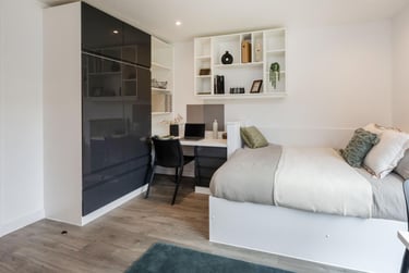 Luxe Plus Studio at Palamon Court, Rhodaus Town, City Centre, Canterbury, CT12YA - Image 2