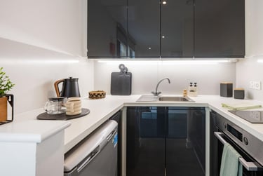 Luxe Plus Studio at Palamon Court, Rhodaus Town, City Centre, Canterbury, CT12YA - Image 4