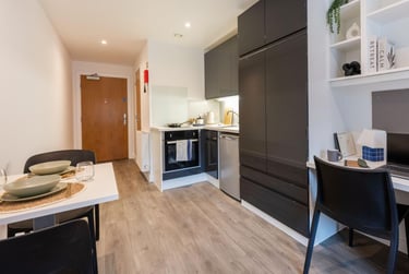 Luxe Studio at Palamon Court, Rhodaus Town, City Centre, Canterbury, CT12YA - Image 2