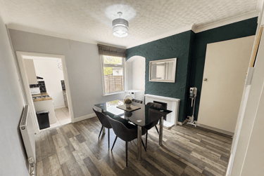 2 bed house, Paget Street, City Centre, Loughborough, LE115DU - Image 2