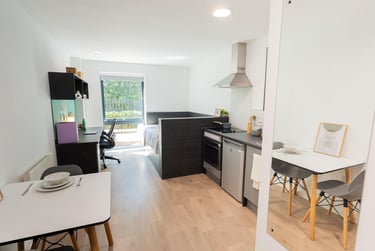 Bronze Studio Riverside - Image 10