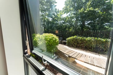 Bronze Studio Riverside - Image 11