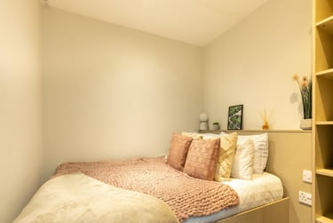 One Bedroom Suite at Redvers Tower, Union Street, City Centre, Sheffield, S12FU - Image 1