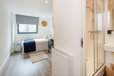 Club Ensuite at Currus Court, Rhodaus Town, City Centre, Canterbury, CT12RH - Image 2