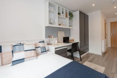 Club Ensuite at Currus Court, Rhodaus Town, City Centre, Canterbury, CT12RH - Image 1