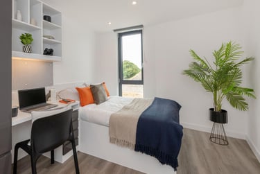 Luxe Ensuite at Currus Court, Rhodaus Town, City Centre, Canterbury, CT12RH - Image 1