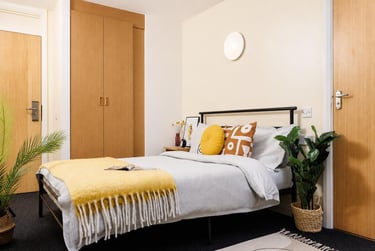 Three Bed Flat at Westhill Hall, 61 Eldon Street, City Centre, Sheffield, S14NN - Image 1