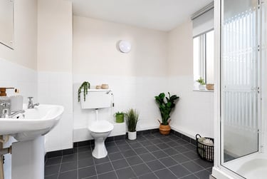 Three Bed Flat - Extra Large Double at Westhill Hall, 61 Eldon Street, City Centre, Sheffield, S14NN - Image 2