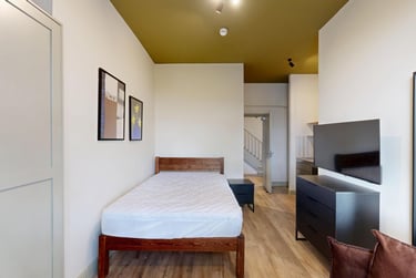 1 bed house, Moorland Road, Hyde Park, Leeds, LS61AL - Image 1