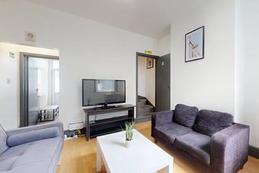 4 bed house, Broad Street, City Centre, Loughborough, LE115AB - Image 2