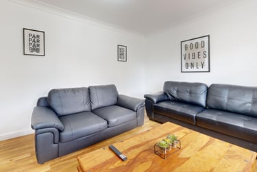 7 bed house, Moorhen Way, City Centre, Loughborough, LE113HH - Image 2