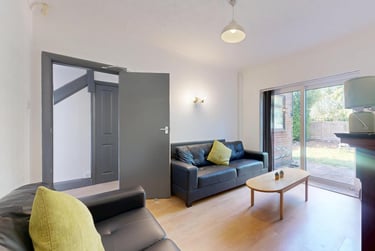 4 bed house, Oaklands Avenue, City Centre, Loughborough, LE113JF - Image 3