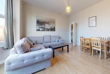 6 bed house, Storer Road, City Centre, Loughborough, LE115EH - Image 1