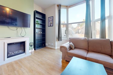 6 bed house, Storer Road, City Centre, Loughborough, LE115EH - Image 2