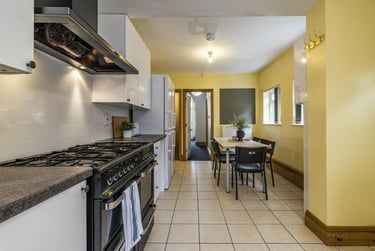 6 bed house, Sherwin Road, Lenton, Nottingham, NG72FB - Image 2