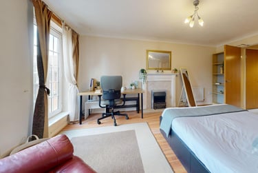 4 bed house, Kingfisher Way, City Centre, Loughborough, LE113NF - Image 4