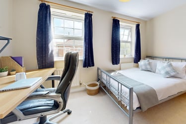 4 bed house, Kingfisher Way, City Centre, Loughborough, LE113NF - Image 11