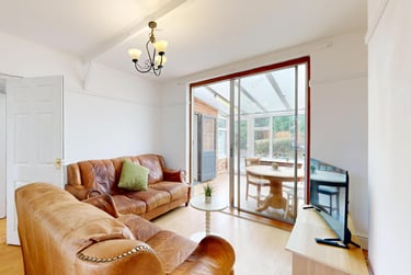 4 bed house, Mountfields Drive, City Centre, Loughborough, LE113JE - Image 1