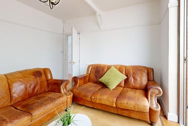 4 bed house, Mountfields Drive, City Centre, Loughborough, LE113JE - Image 2