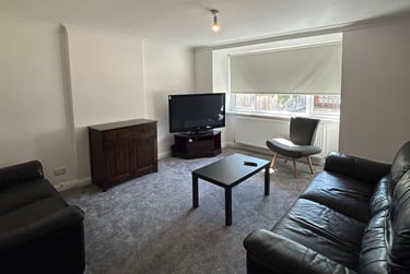 5 bed house, Garendon Green, City Centre, Loughborough, LE114QB - Image 1