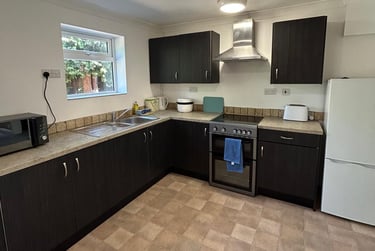 5 bed house, Garendon Green, City Centre, Loughborough, LE114QB - Image 2