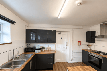 5 bed house, Old Ashby Road, City Centre, Loughborough, LE114PQ - Image 2