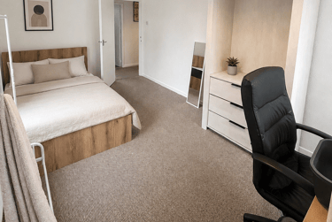 5 bed house, Holywell Drive, City Centre, Loughborough, LE113JZ - Image 9