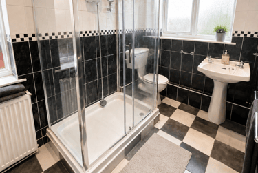 5 bed house, Holywell Drive, City Centre, Loughborough, LE113JZ - Image 11