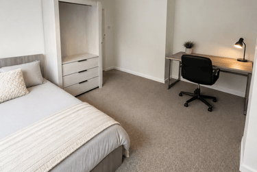 5 bed house, Holywell Drive, City Centre, Loughborough, LE113JZ - Image 7