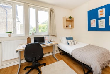 Standard Studio at Brooke Hall, 17 Flodden Road, Lambeth, London, SE59LH - Image 2