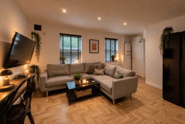 6 bed house, Lenton Boulevard, Lenton, Nottingham, NG72ET - Image 1