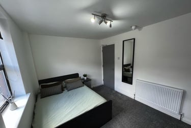 2 bed house, Queens Road, Hyde Park, Leeds, LS61HY - Image 4