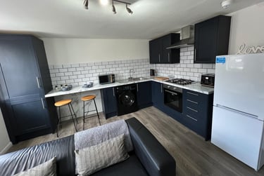 2 bed house, Queens Road, Hyde Park, Leeds, LS61HY - Image 11