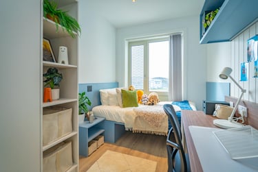 Classic 4 Bed Ensuite at The Propeller Quarter, Fairlawn Avenue, Near University, Bristol, BS344AB - Image 1