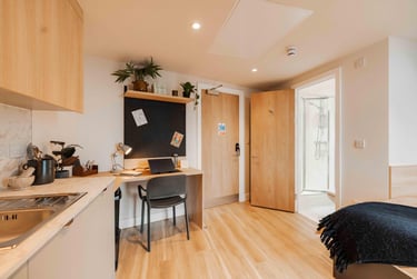 Classic Studio, Penthouse at Fusion Manchester, Deansgate, City Centre, Manchester, M15SX - Image 3