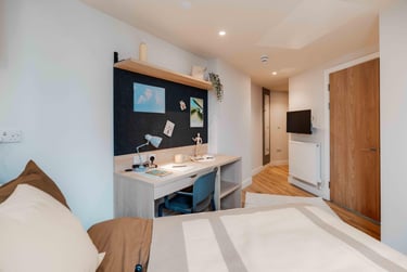 Premium Ensuite, Upper Tower at Fusion Manchester, Deansgate, City Centre, Manchester, M15SX - Image 2