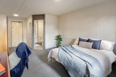 Deluxe Ensuite at Hardwick Campus, St Paul's Road, St Pauls, Cheltenham, GL504BS - Image 2