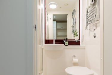 Premium Studio Wet Bathroom at Parklands, 63 Brown Street, West End, Dundee, DD15AQ - Image 8