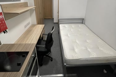 1 bed house, Salisbury Road, Victoria Park, Leicester, LE17QR - Image 1