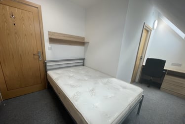 1 bed house, Salisbury Road, Victoria Park, Leicester, LE17QR - Image 1